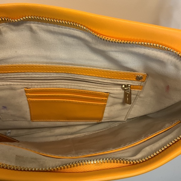 Beautiful Shoulder Bag - Picture 4 of 5